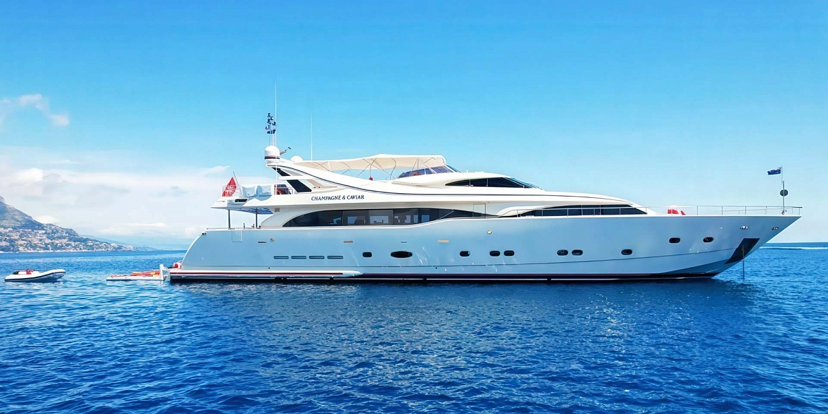 Аренда мега яхты Custom Line 112 CHAMPAGNE AND CAVIAR в Италии, Амальфи